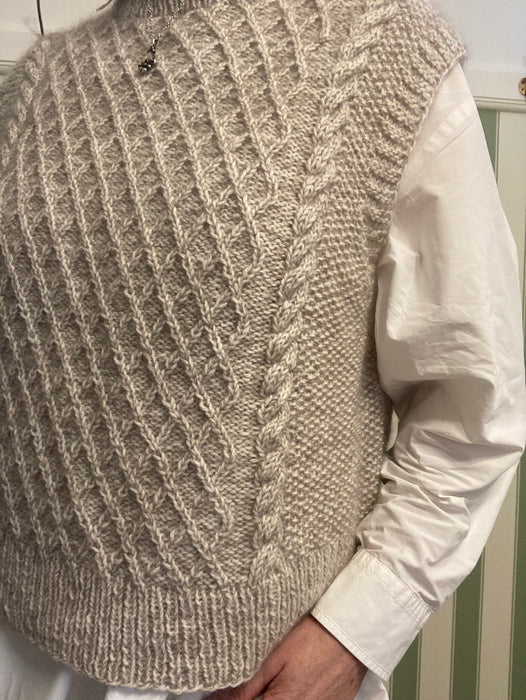 STRIKKEKIT Oda Vest - Skall Studio