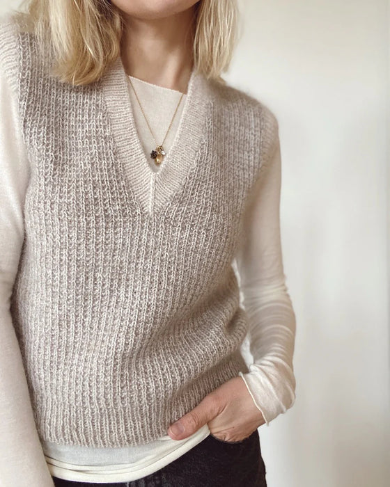 FRIDAY SLIPOVER V-NECK PetiteKnit Opskrift
